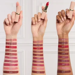 Colour Riche Blurred Matte Lipstick for Hydration and Minimized Lip Lines