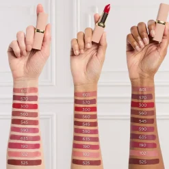 Colour Riche Blurred Matte Lipstick for Hydration and Minimized Lip Lines