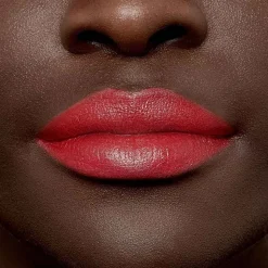 Colour Riche Satin Lipstick for Luxurious Hydration and Color