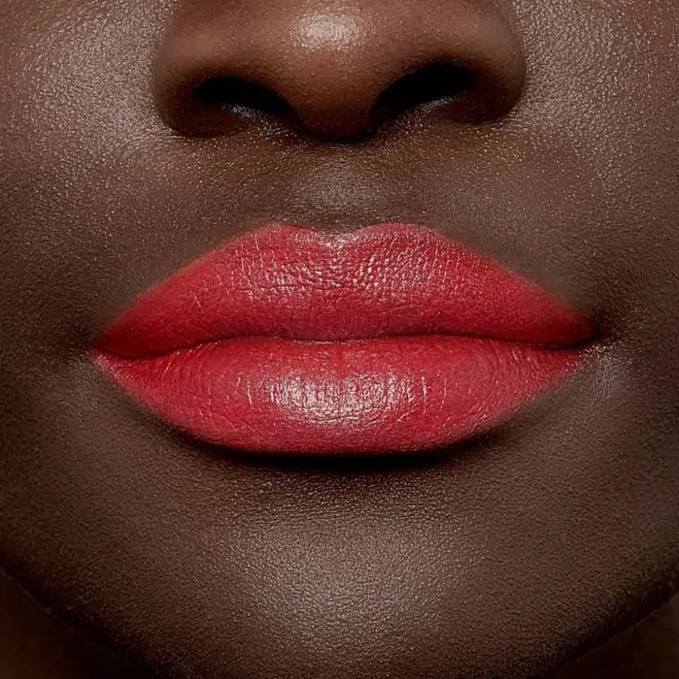 Colour Riche Satin Lipstick for Luxurious Hydration and Color