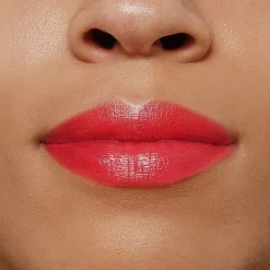 Colour Riche Satin Lipstick for Luxurious Hydration and Color