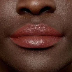 Colour Riche Satin Lipstick for Luxurious Hydration and Color