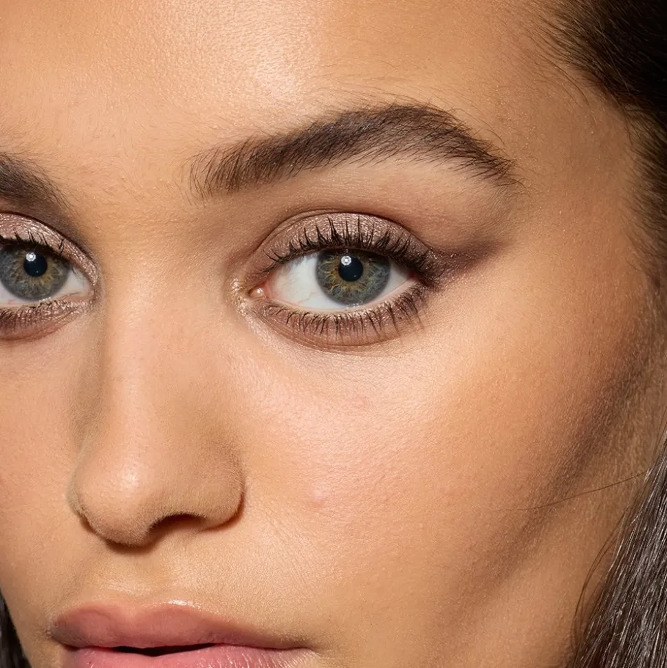 Le Shadow Stick Metallic Eyeshadow for Rich, Creamy Color
