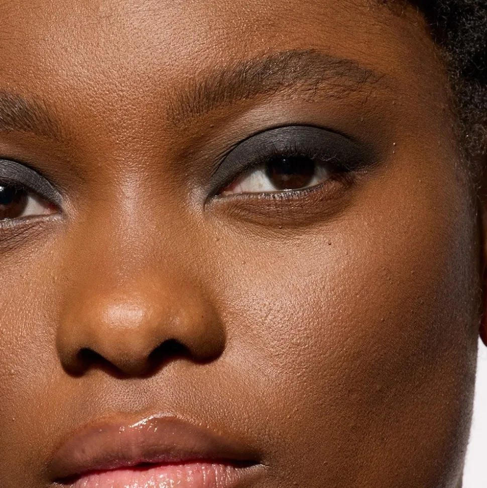 Le Shadow Stick Metallic Eyeshadow for Rich, Creamy Color