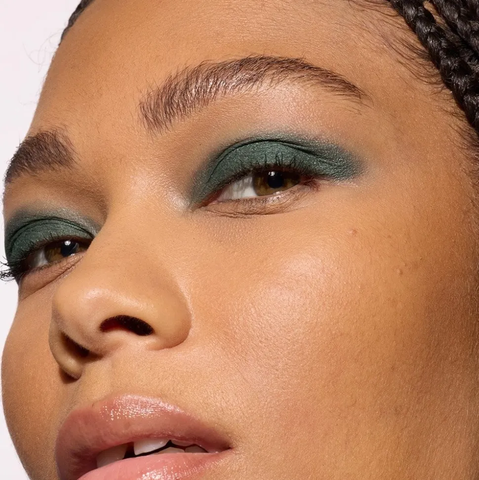 Le Shadow Stick Metallic Eyeshadow for Rich, Creamy Color
