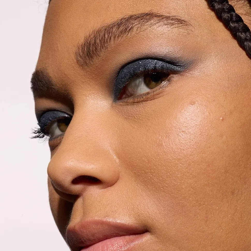 Le Shadow Stick Metallic Eyeshadow for Rich, Creamy Color