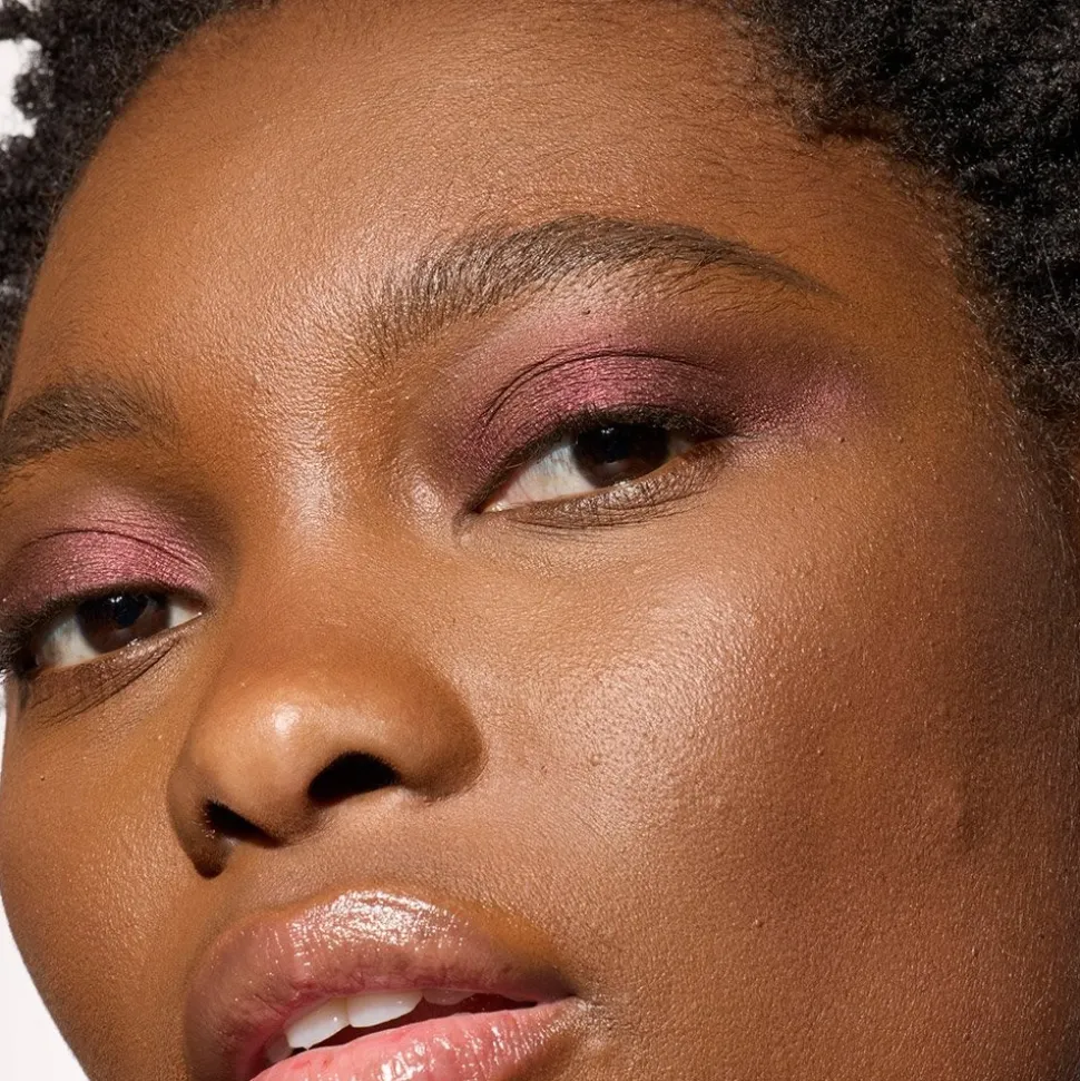 Le Shadow Stick Metallic Eyeshadow for Rich, Creamy Color